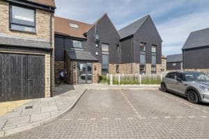 2 Brooke Close, Margate